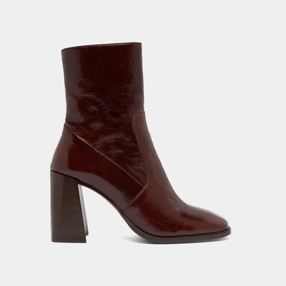 Bottines à talons et bouts carrés
